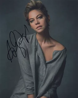 Analeigh Tipton autograph