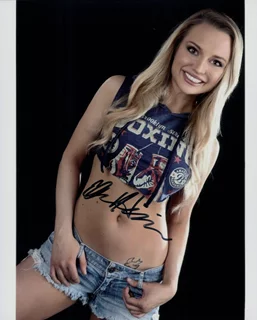 Ellie Heiden autograph