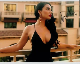 Juvahn Victoria autograph