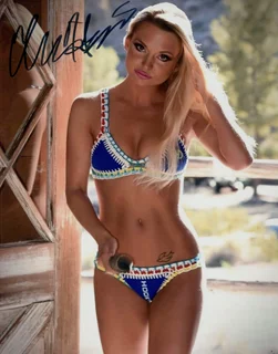 Ellie Heiden autograph