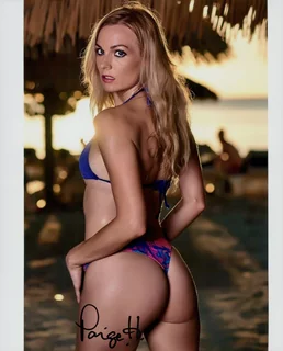 Paige Hudson autograph