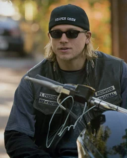 Charlie Hunnam autograph