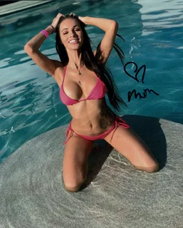 Michelle Martin autograph
