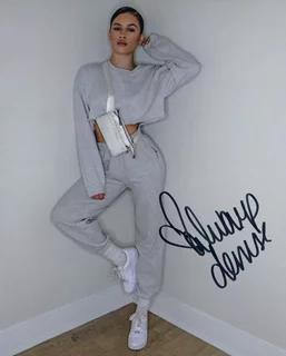 Denise Rodriguez autograph