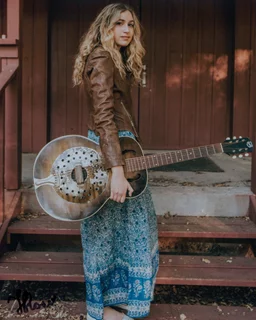 Trinity Rose autograph