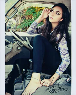 Kate Scott autograph