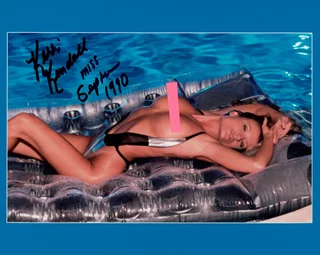 Kerri Kendall autograph