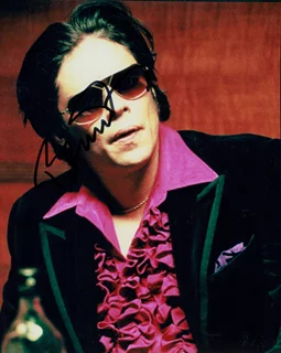 Benicio Del Toro autograph