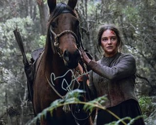 Aisling Franciosi autograph