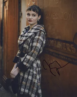 Aisling Franciosi autograph