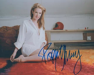 Poppy Montgomery autograph