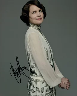 Elizabeth McGovern autograph