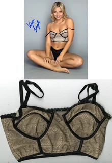 Kennie Leigh autograph