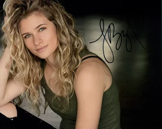 Jenna Boyd autograph