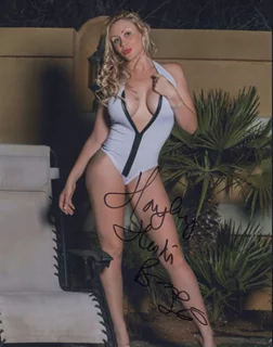 Hayley Heidi Bray autograph