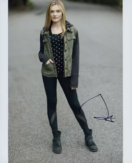 Meg Donnelly autograph
