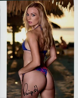 Paige Hudson autograph