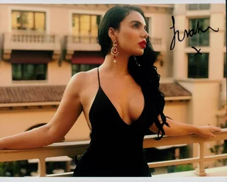 Juvahn Victoria autograph