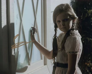 Samara Lee autograph