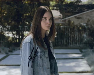 Liana Liberato autograph