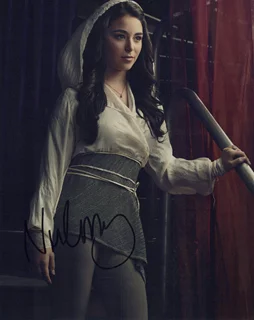 Nicole Munoz autograph