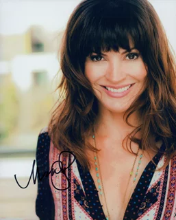 Moniqua Plante autograph