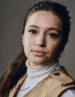 Gideon Adlon autograph