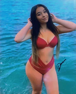 Danielle Cohn autograph