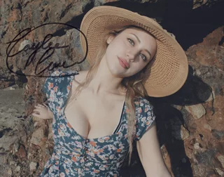 Caylee Cowan autograph