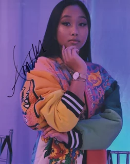 Anneston Pisayavong autograph