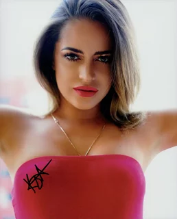 Kristina Urribarres autograph