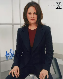 Annabeth Gish autograph