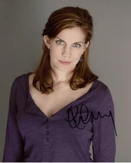 Anna Chlumsky autograph