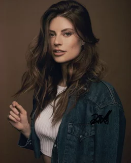 Hannah Stocking autograph