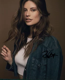 Hannah Stocking autograph