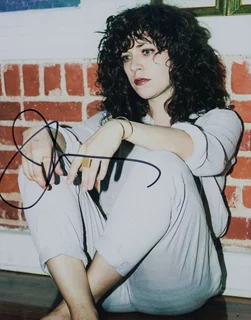 Jen Tullock autograph