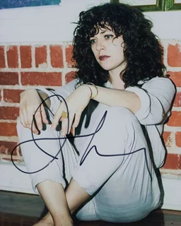 Jen Tullock autograph