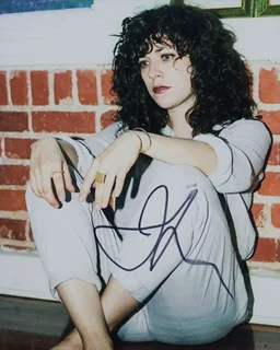 Jen Tullock autograph