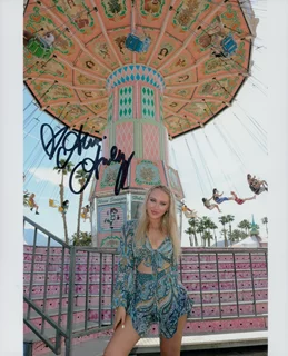 Alissa Anderegg autograph