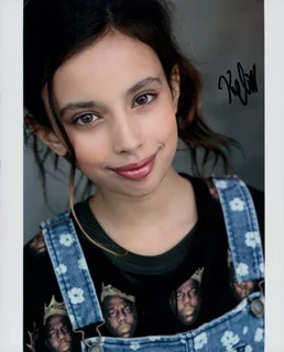 Kylie Cantrall autograph