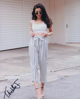 Thalita Ferrez autograph