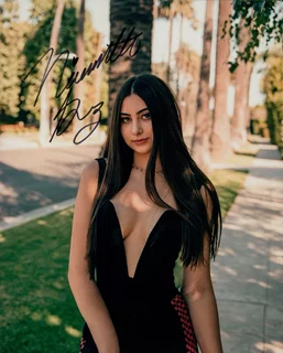 Nicolette Gray autograph