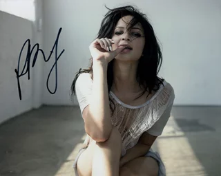 Ruby Modine autograph