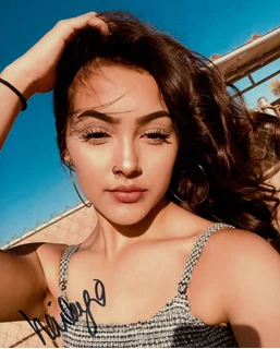 Hailey Orona autograph