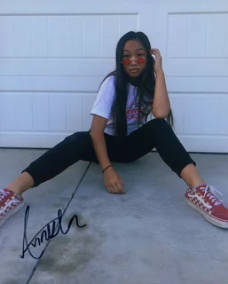 Anneston Pisayavong autograph