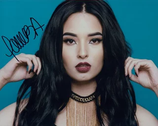 Laura Sanchez autograph