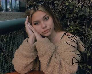 Bella Shepard autograph