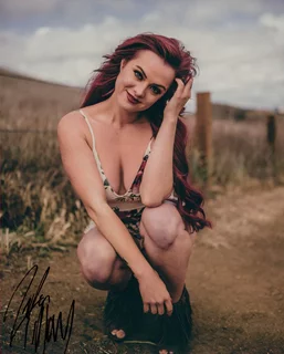 Julia Tiffany autograph