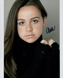 Ava Bianchi autograph