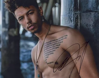 Dominique Columbus autograph